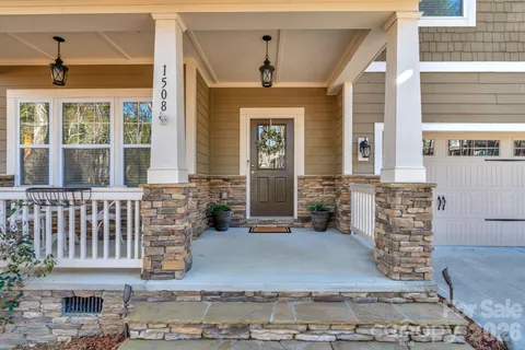 a view of entrance of the house