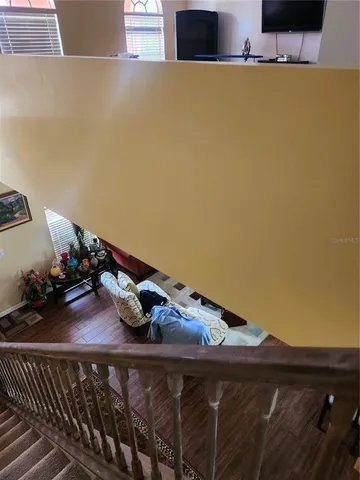 a view of entryway with livingroom