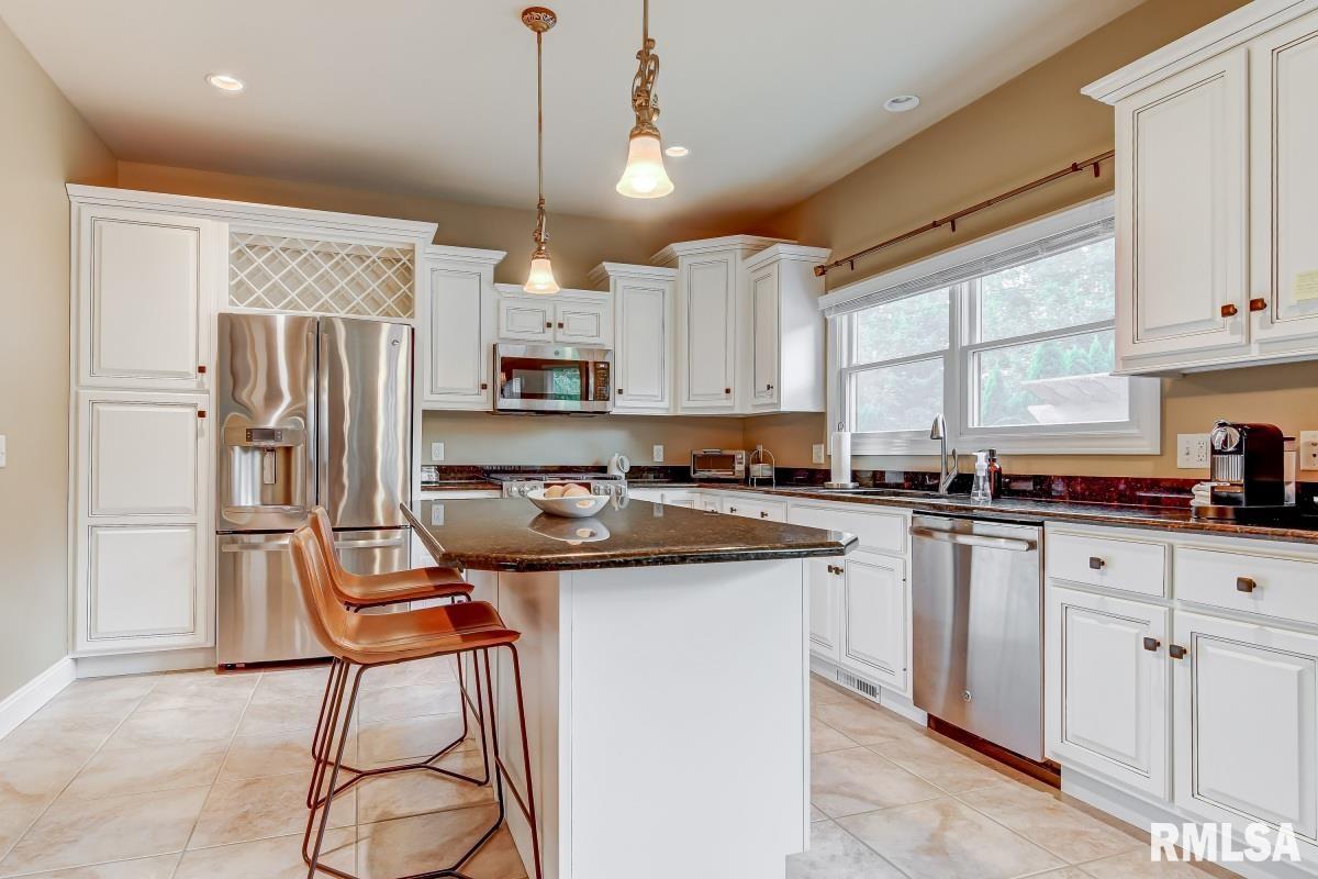 2219 Wydown Avenue Springfield, IL 62704 - Photo 13 of 49 Gallery Image 13
