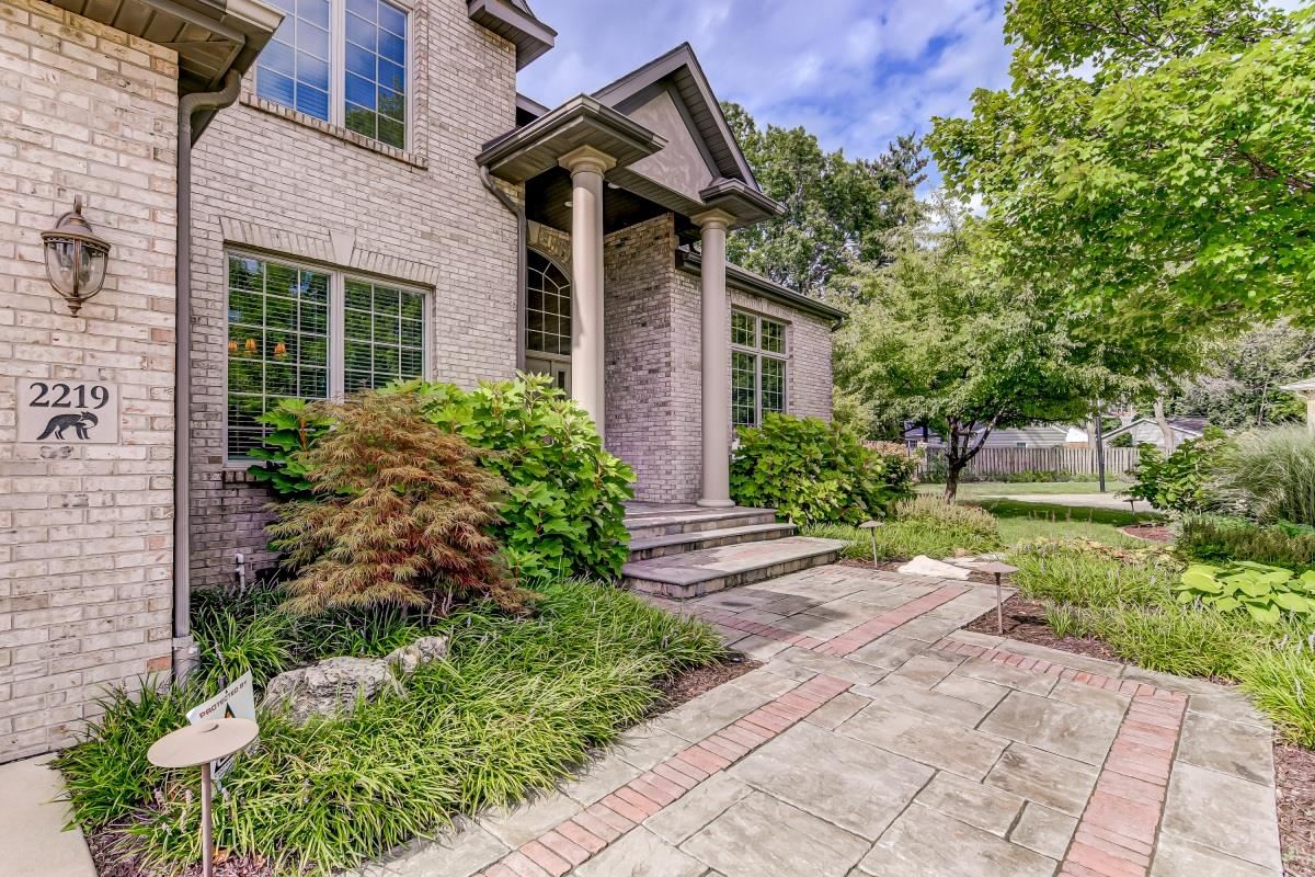 2219 Wydown Avenue Springfield, IL 62704 - Photo 3 of 49 Gallery Image 3