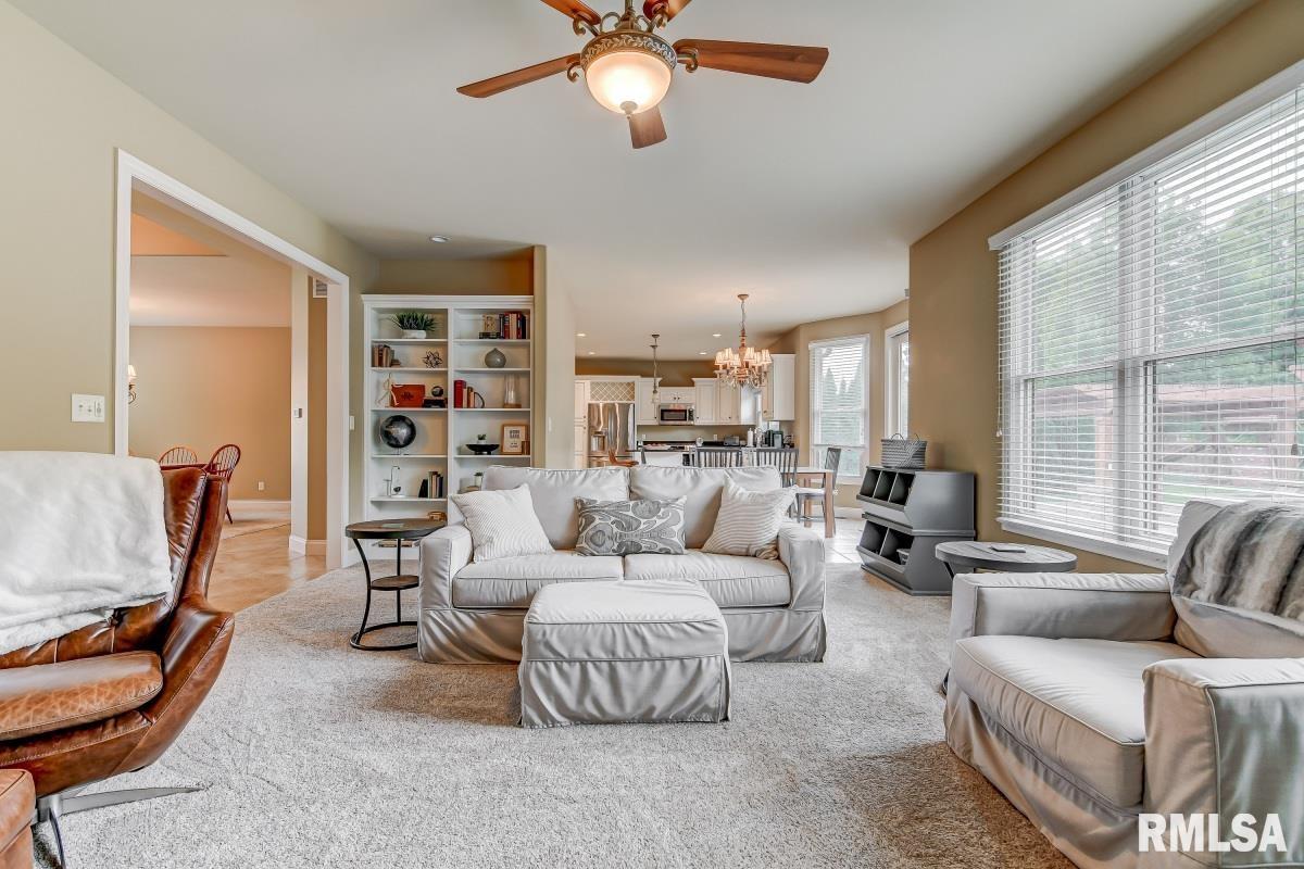 2219 Wydown Avenue Springfield, IL 62704 - Photo 5 of 49 Gallery Image 5