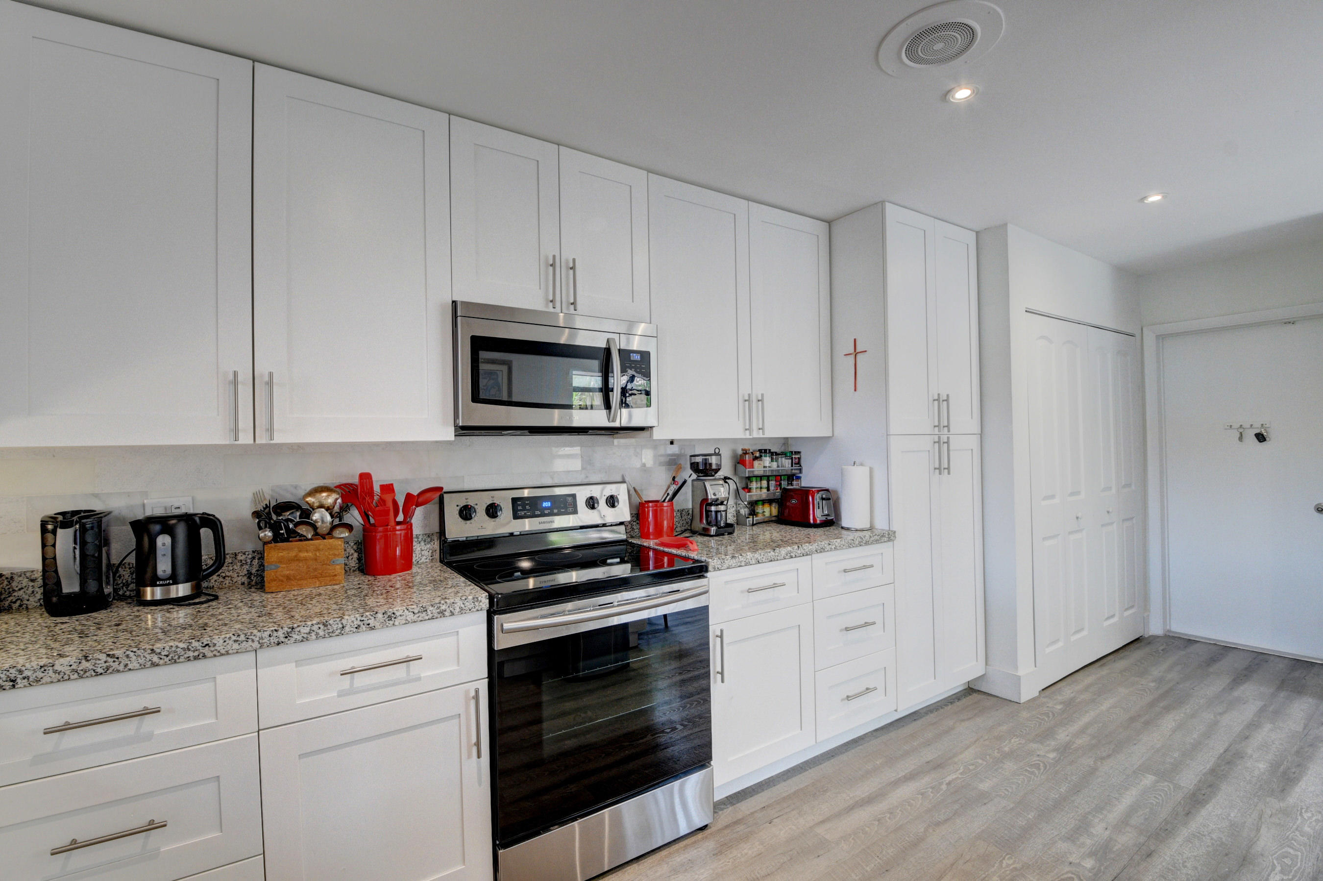 22507 Caravelle Circle Boca Raton, FL 33433 - Photo 20 of 41 kitchen