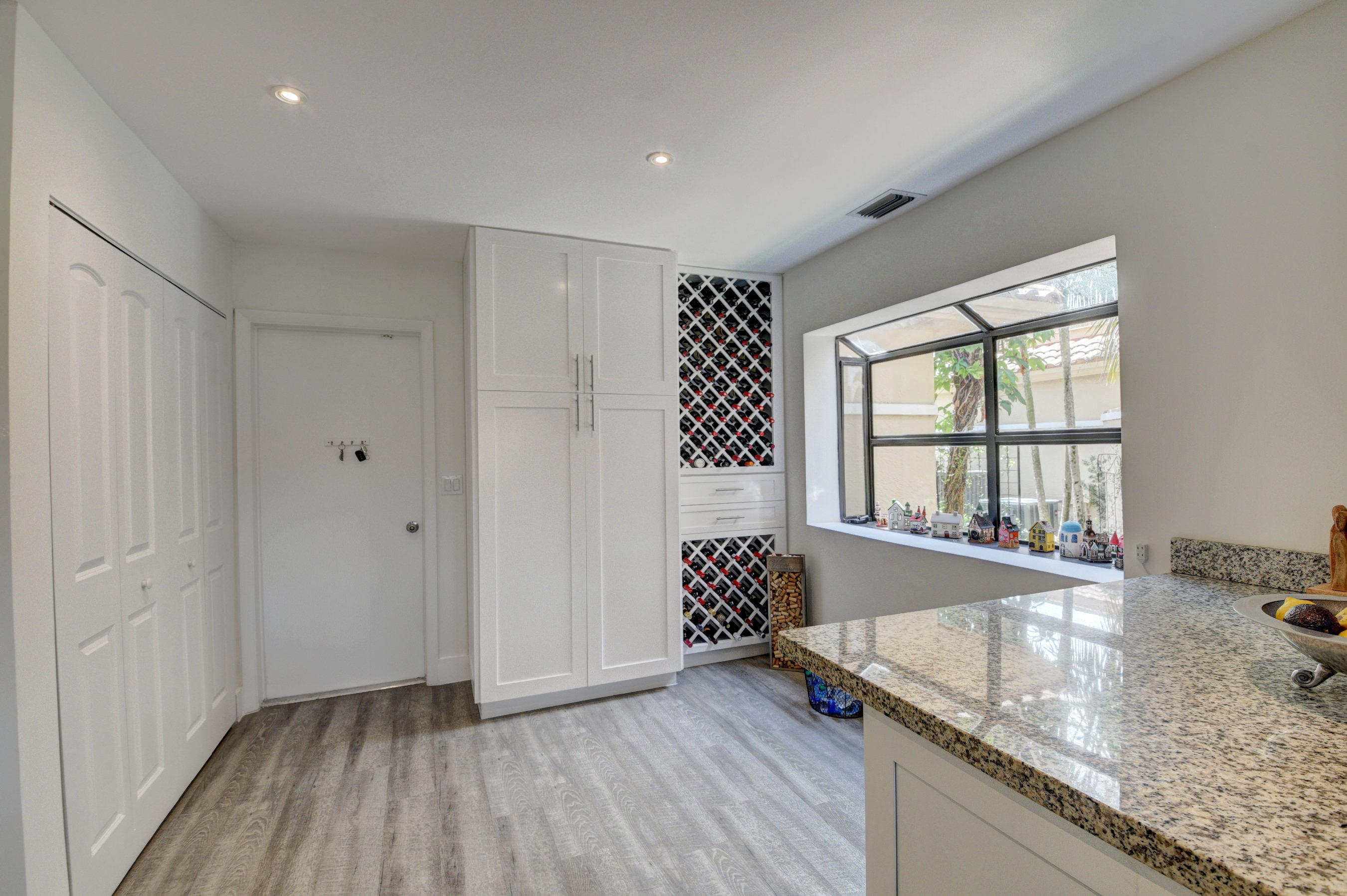 22507 Caravelle Circle Boca Raton, FL 33433 - Photo 21 of 41 kitchen