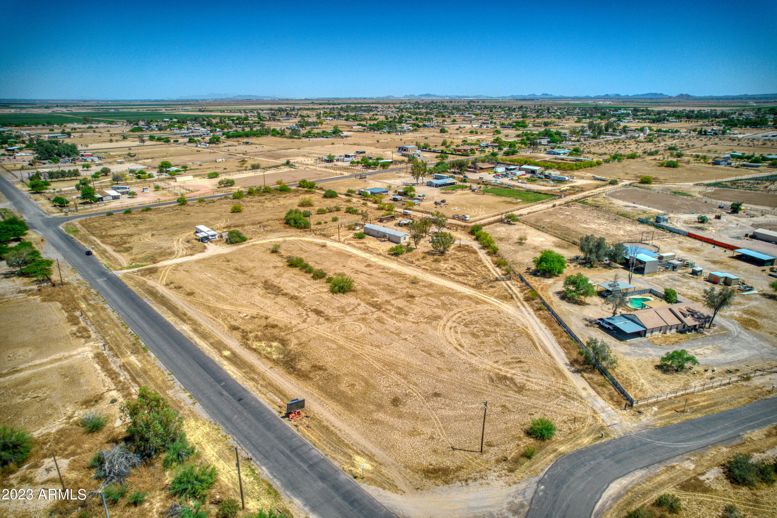 12385 North Pinto Road Maricopa, AZ 85139 - Photo 3 of 18 11