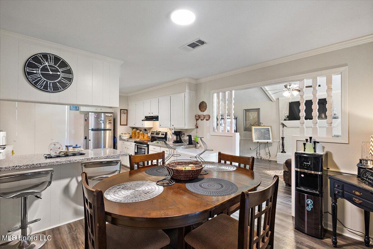 5046 Raintree Drive Byram, MS 39272 - Photo 12 of 26 Dining