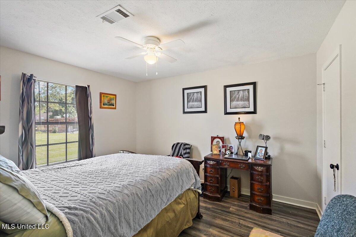 5046 Raintree Drive Byram, MS 39272 - Photo 20 of 26 Guest Bedroom 1