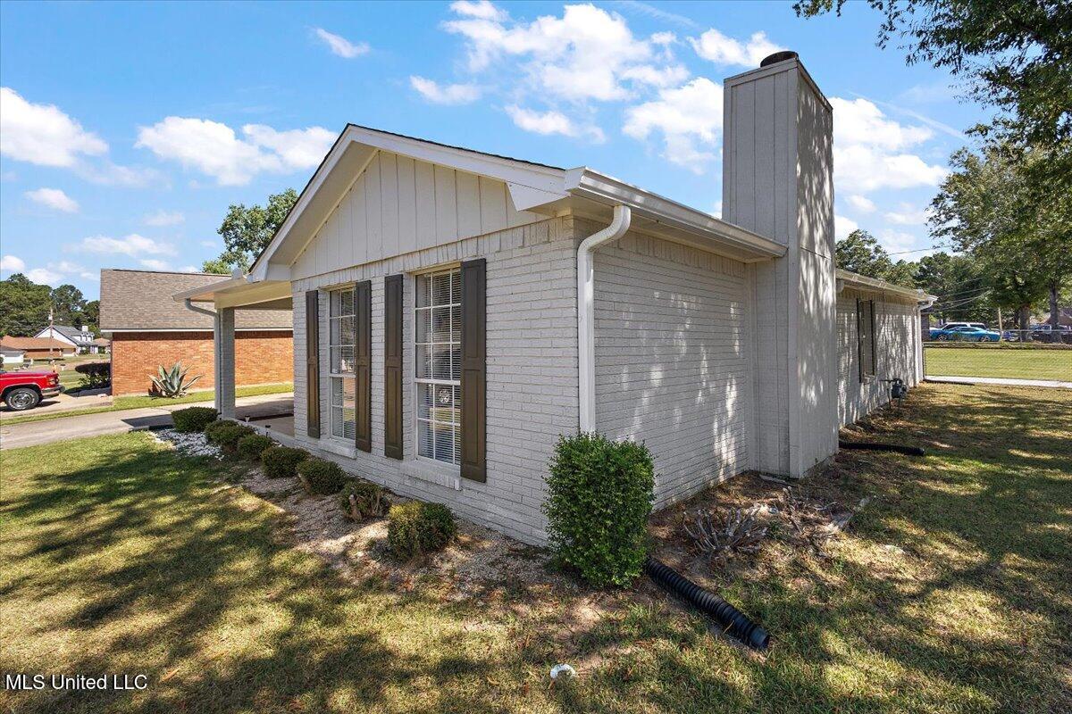 5046 Raintree Drive Byram, MS 39272 - Photo 2 of 26 Exterior