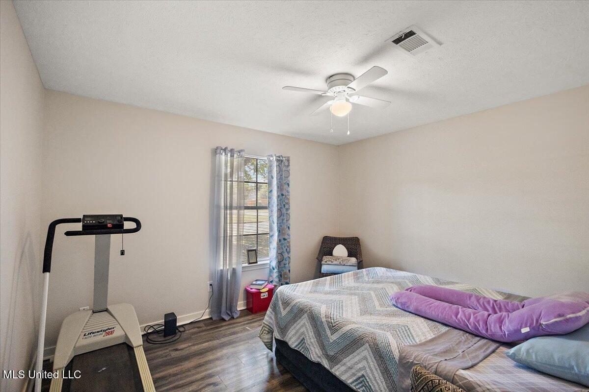 5046 Raintree Drive Byram, MS 39272 - Photo 21 of 26 Guest Bedroom 2