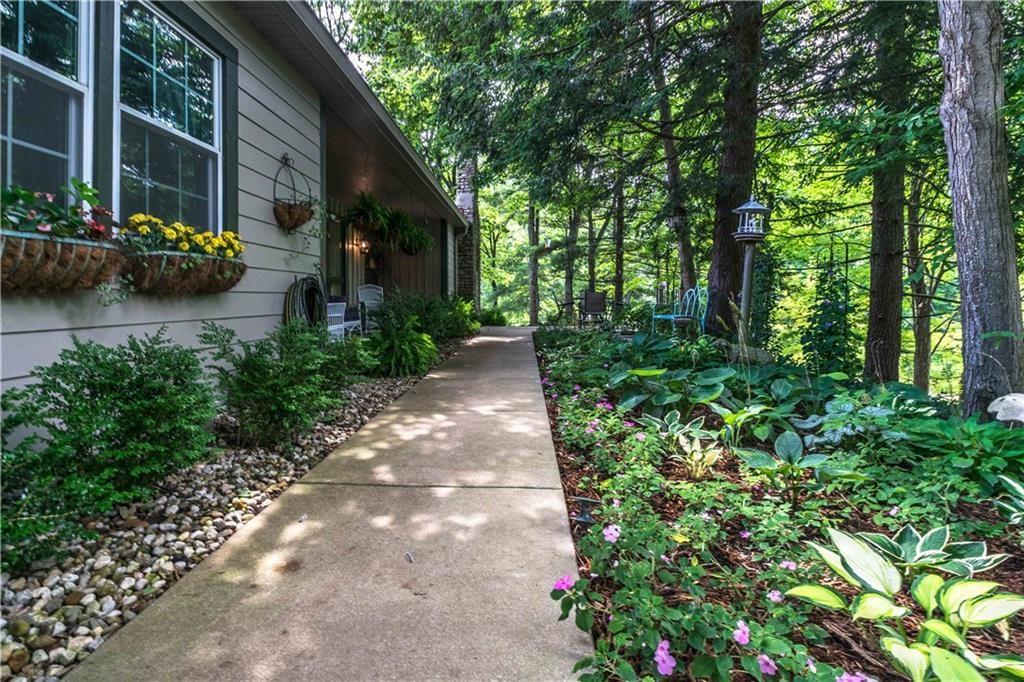 32 Freeman Ridge Road Nashville, IN 47448 - Photo 2 of 47