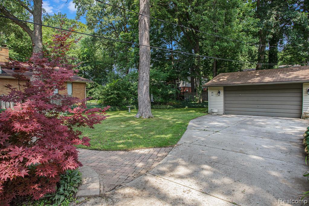 2105 Derby Road Troy, MI 48084 - Photo 30 of 35