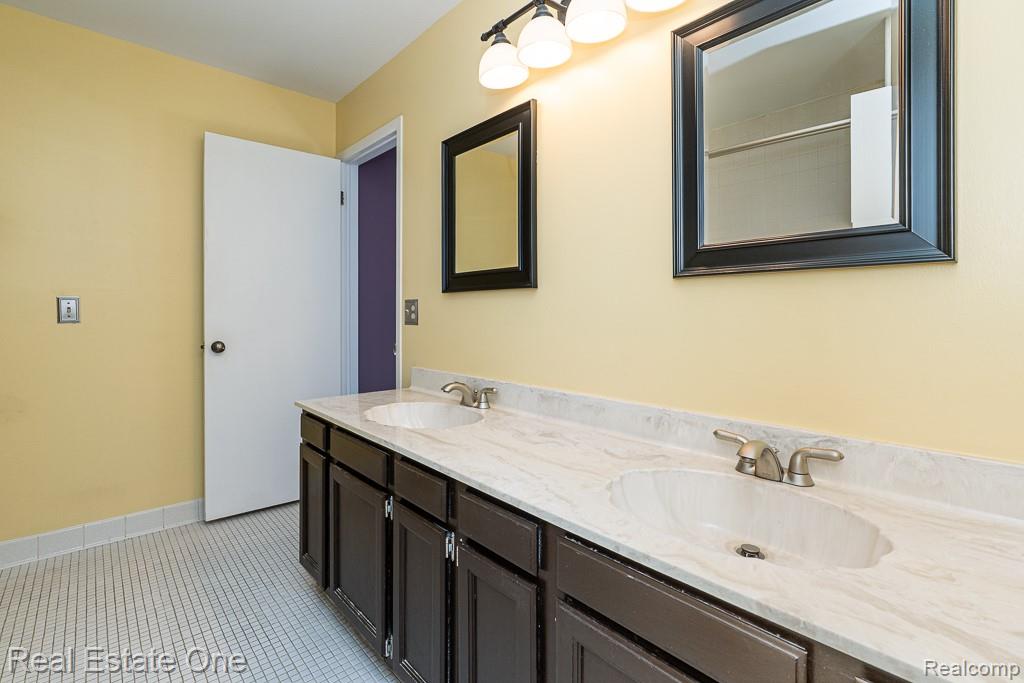 1312 Brook Lane Rochester Hills, MI 48306 - Photo 11 of 22