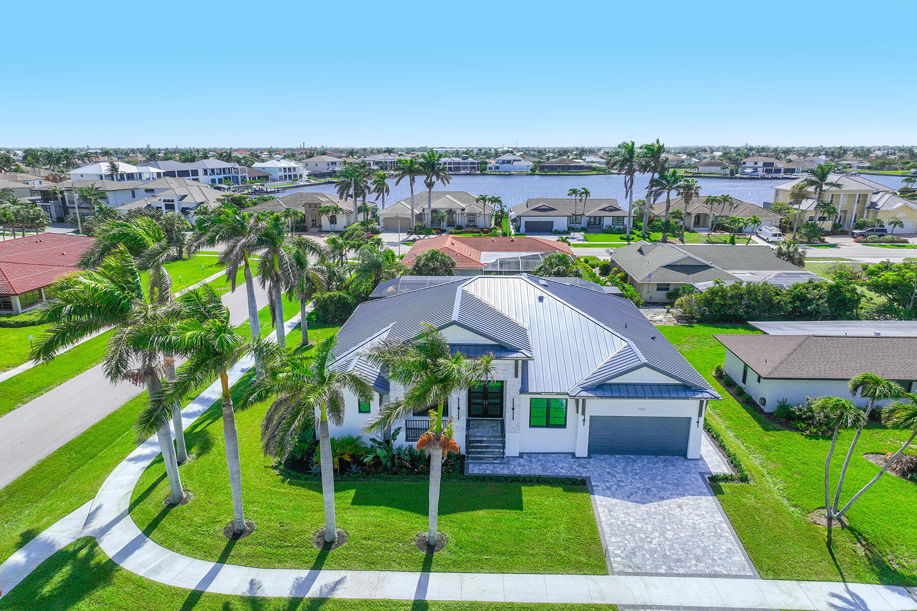 101 Beachcomber Street Marco Island, FL 34145 - Photo 4 of 42 225056247b