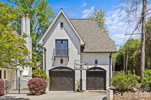 a house view with a outdoor space