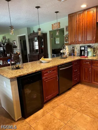 $635,000 | 826 B Road, LaBelle, FL 33935