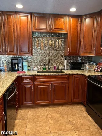 $635,000 | 826 B Road, LaBelle, FL 33935