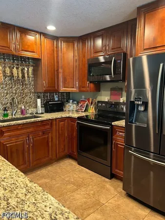 $635,000 | 826 B Road, LaBelle, FL 33935