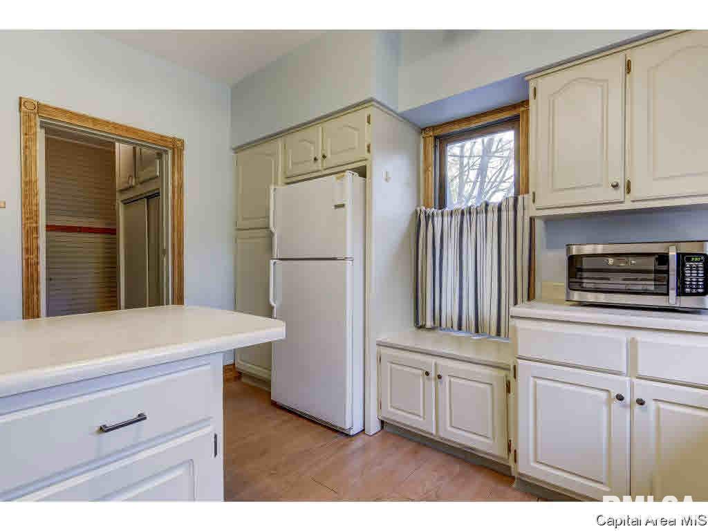 1608 South College Street Springfield, IL 62704 - Photo 15 of 36 Gallery Image 15