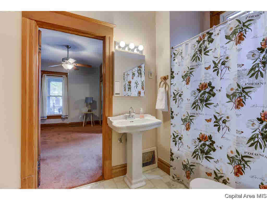 1608 South College Street Springfield, IL 62704 - Photo 22 of 36 Gallery Image 22