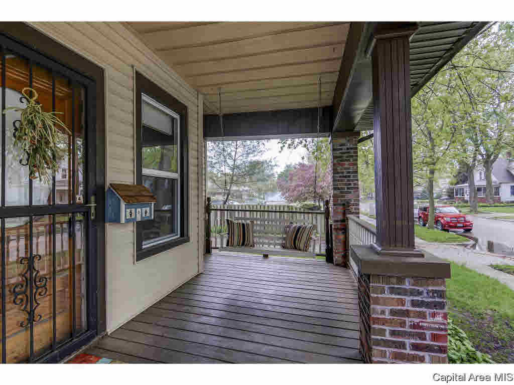 1608 South College Street Springfield, IL 62704 - Photo 4 of 36 Gallery Image 4
