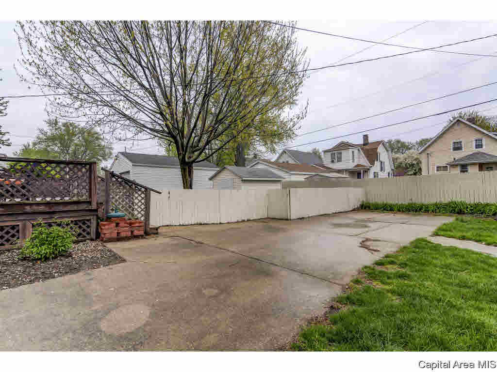 1608 South College Street Springfield, IL 62704 - Photo 32 of 36 Gallery Image 32