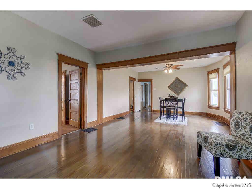 1608 South College Street Springfield, IL 62704 - Photo 7 of 36 Gallery Image 7