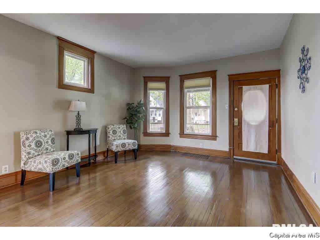 1608 South College Street Springfield, IL 62704 - Photo 8 of 36 Gallery Image 8