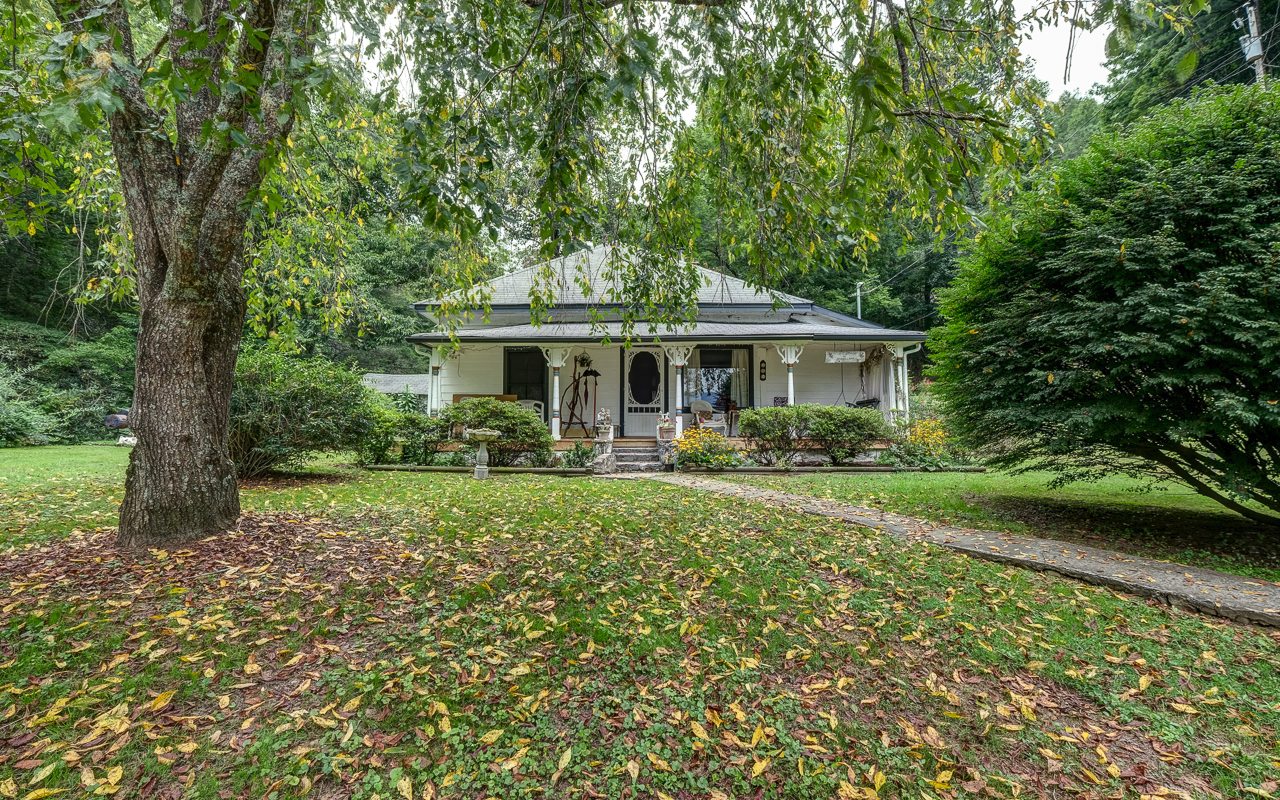 424 Beaver Creek Road Andrews, NC 28901 - Photo 1 of 1 Main View