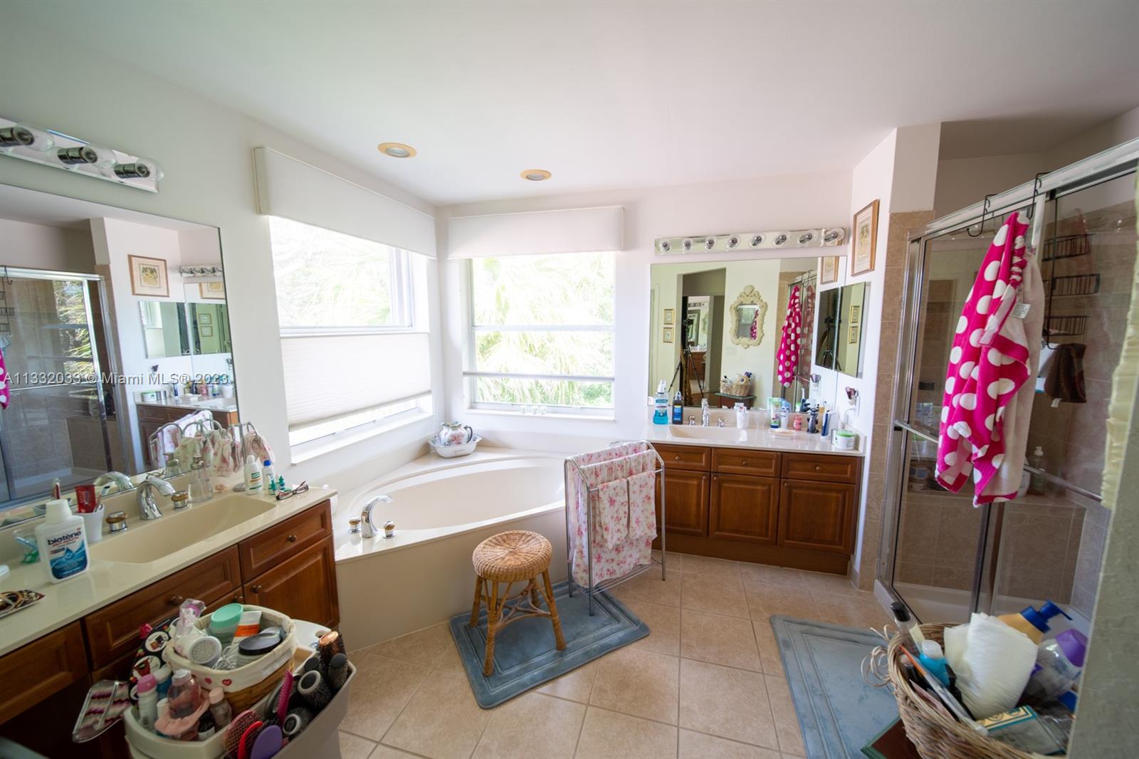 3961 Nighthawk Drive Weston, FL 33331 - Photo 24 of 35 a very nice looking room with a large window