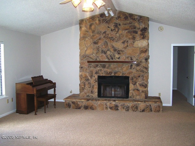 11036 Reading Road Jacksonville, FL 32257 - Photo 16 of 22 a living room with furniture
