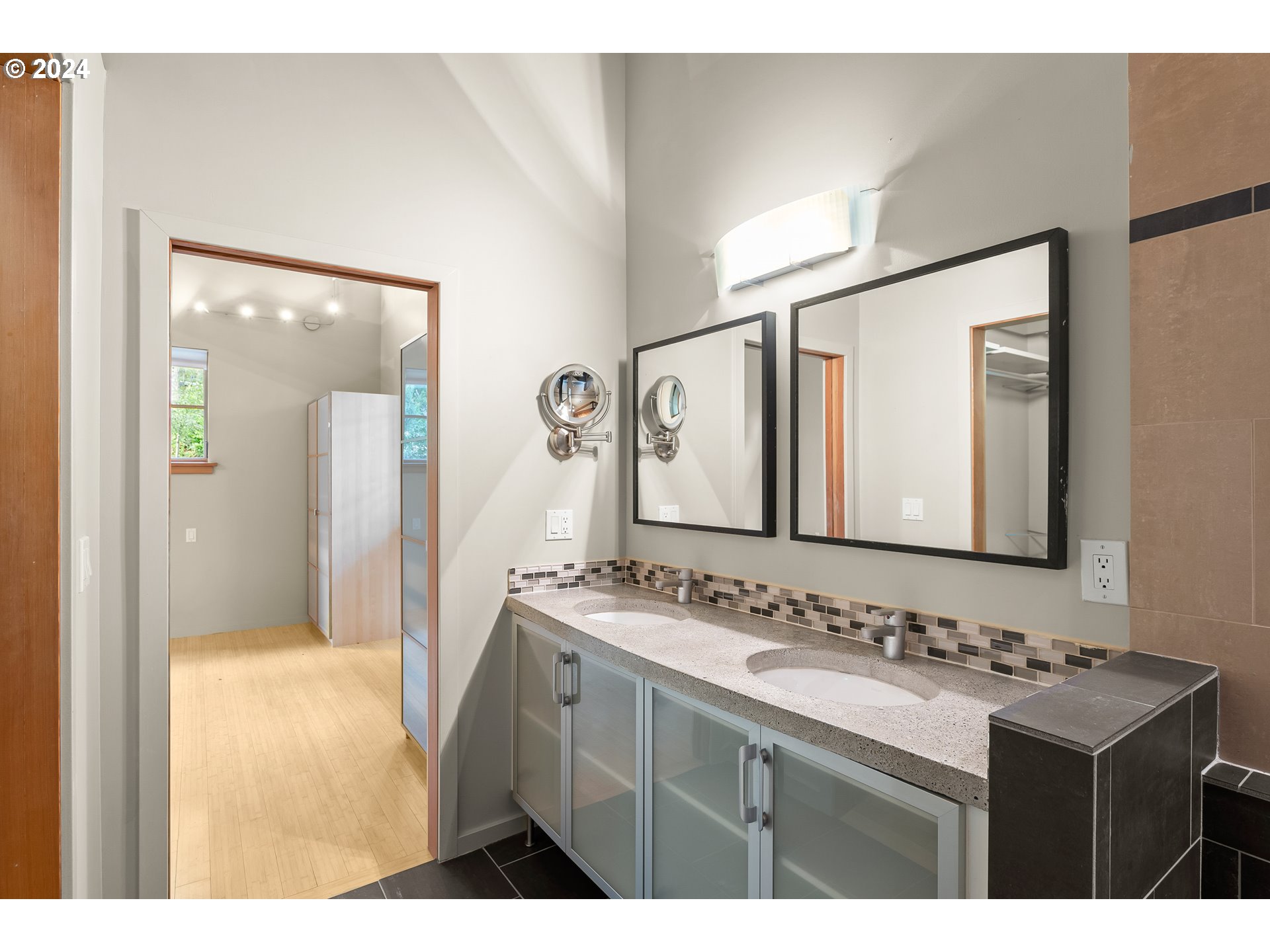 1442 Southwest Taylors Ferry Road Portland, OR 97219 - Photo 25 of 43 Gallery Image 25