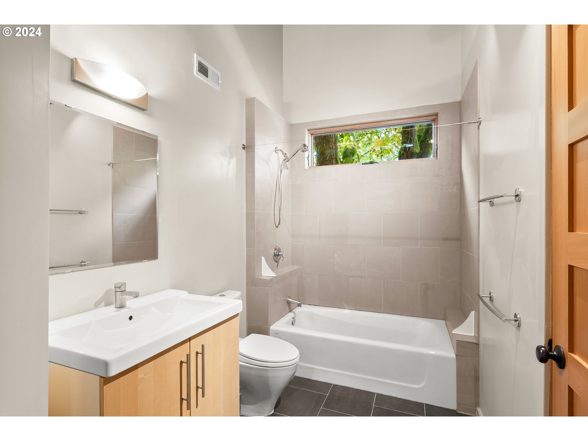 1442 Southwest Taylors Ferry Road Portland, OR 97219 - Photo 28 of 43 Gallery Image 28