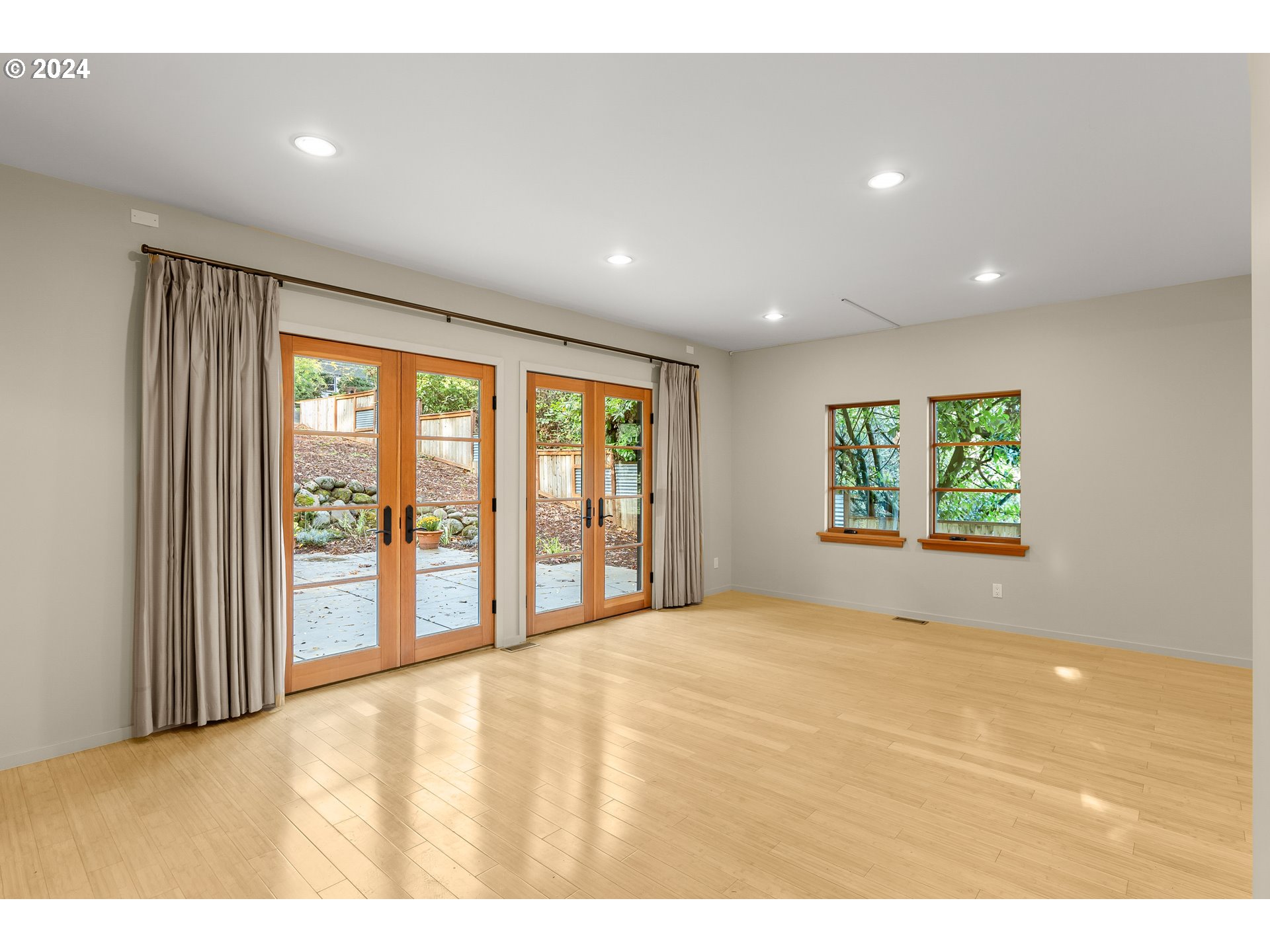 1442 Southwest Taylors Ferry Road Portland, OR 97219 - Photo 6 of 43 Gallery Image 6