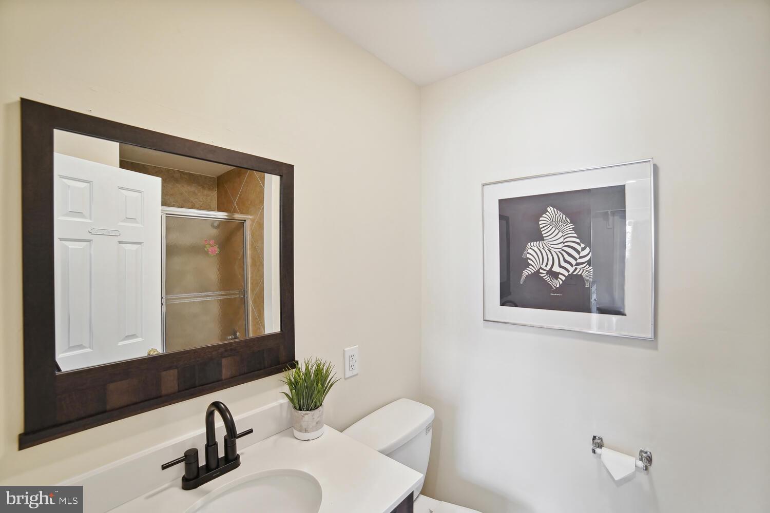 1915 Longmead Road Silver Spring, MD 20906 - Photo 18 of 52 Full bathroom