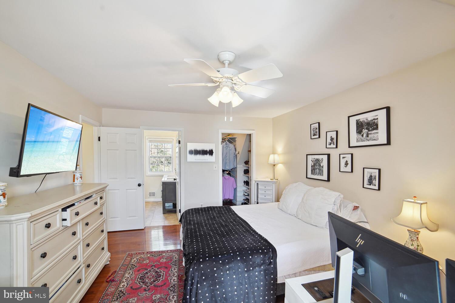 1915 Longmead Road Silver Spring, MD 20906 - Photo 20 of 52 Full bathroom en-suite