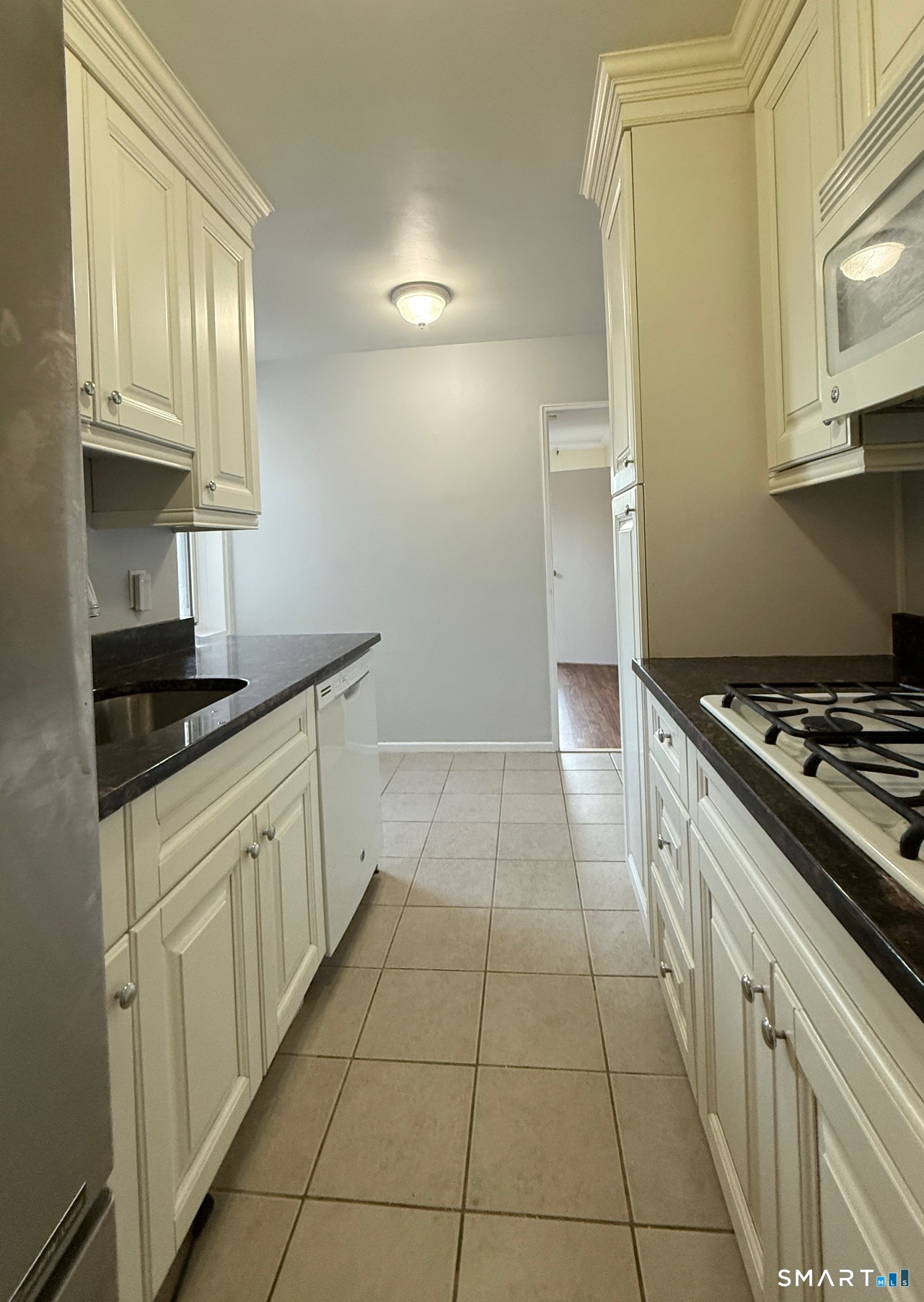 39 Glenbrook Road, Unit 5F Stamford, CT 06902 - Photo 6 of 12