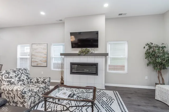 $2,500 | 2118 Pleasant Street, Indianapolis, IN 46203