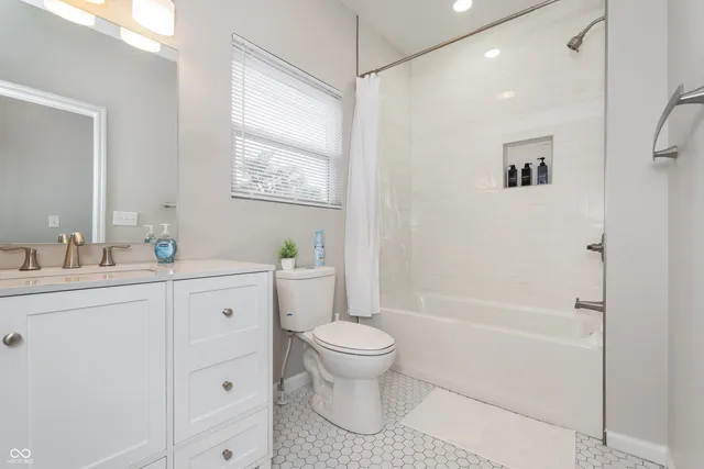 $2,500 | 2118 Pleasant Street, Indianapolis, IN 46203