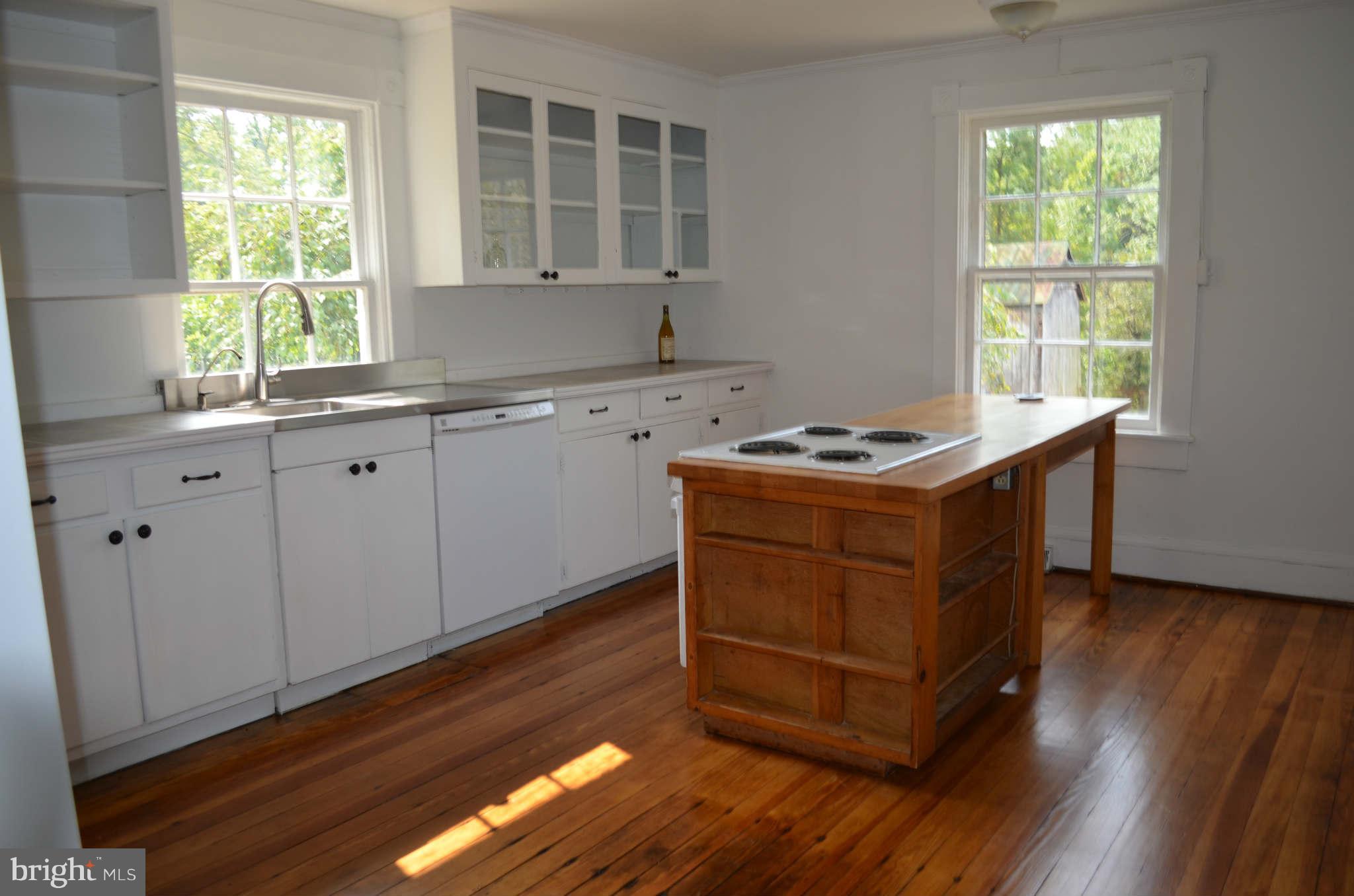 3373 Lost Corner Road Delaplane, VA 20144 - Photo 6 of 13 Kitchen