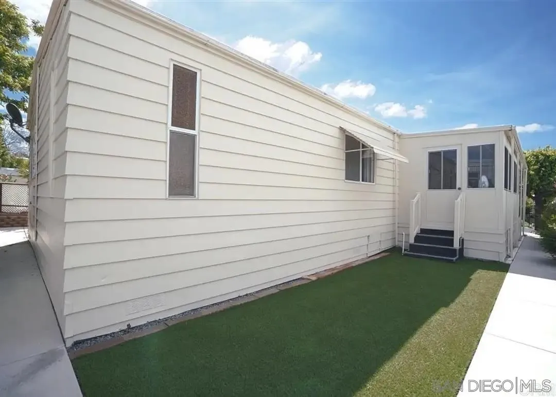 1925 Otay Lakes Road, Unit 167 Chula Vista, CA 91913 - Photo 11 of 11 a view of a backyard with a garden