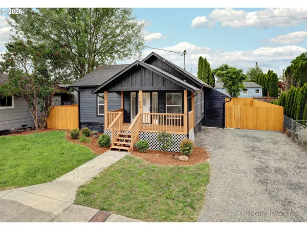 $340,000 | 203 Roake Avenue Southeast, Castle Rock, WA 98611