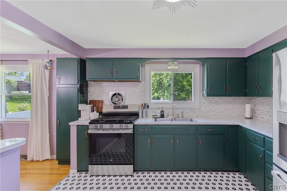 7 Devon Place Camillus, NY 13031 - Photo 11 of 43