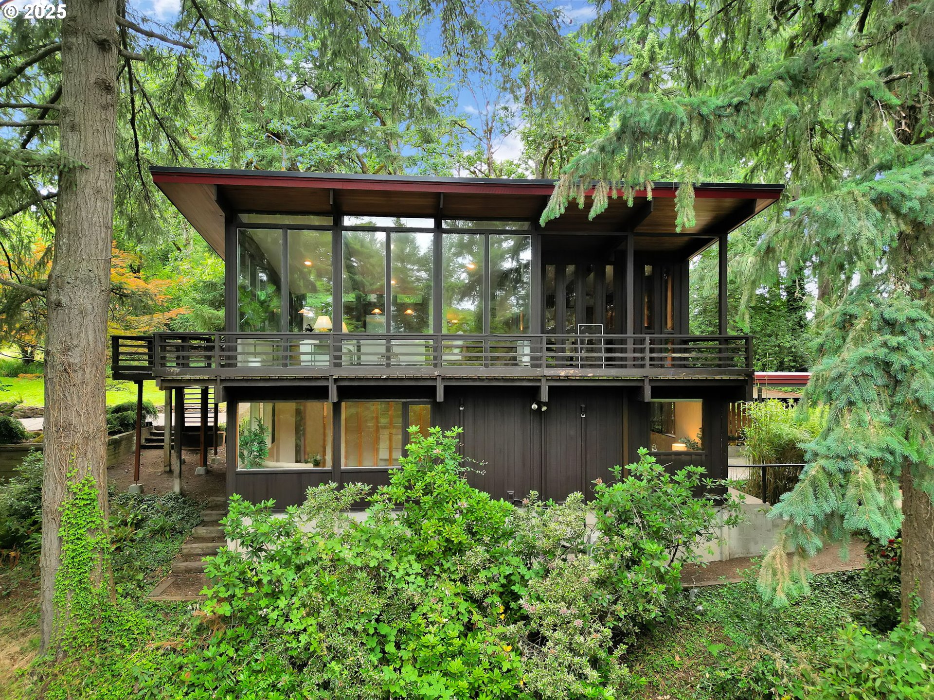 450 Horizon Road Eugene, OR 97405 - Photo 2 of 42