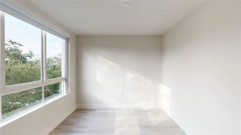 $437,900 | 2555 Northeast 193rd Street, Unit 2224, Miami, FL 33180