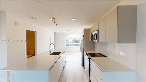 $437,900 | 2555 Northeast 193rd Street, Unit 2224, Miami, FL 33180