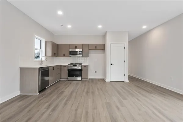 $235,000 | 4521 Forest Avenue, Unit B, Kansas City, MO 64110
