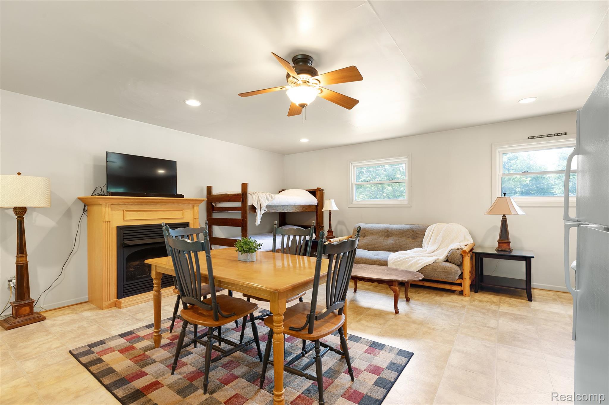 5423 Oakridge Road Beaverton, MI 48612 - Photo 26 of 40 Gas fireplace & ceiling fan