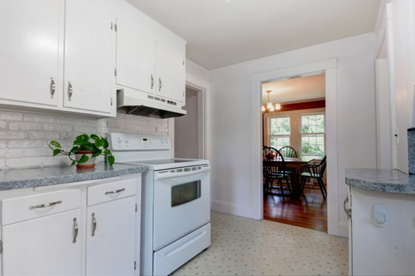 18 Sargent Road Swampscott, MA 01907 - Photo 11 of 25 Gallery Image 11