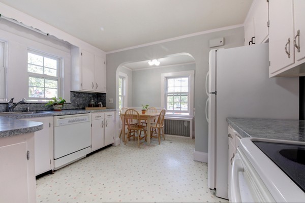 18 Sargent Road Swampscott, MA 01907 - Photo 9 of 25 Gallery Image 9