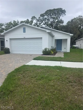 $2,200 | 878 Friendship Circle, LaBelle, FL 33935