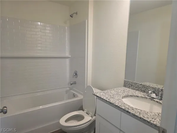 $2,200 | 878 Friendship Circle, LaBelle, FL 33935